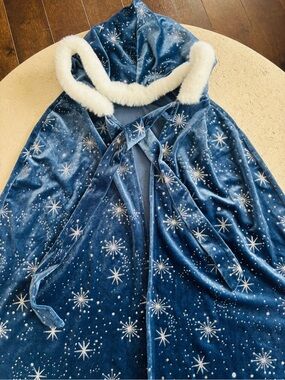 3pieces Elsa dress Girls' Costume and  Cloak 6-8years old halloween party